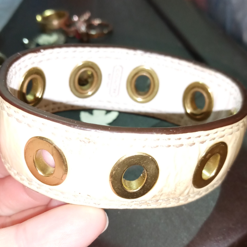 COACH Leather bracelet with gold rivets - Picture 3 of 3